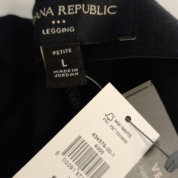 Banana Republic Women's Black Vegan Leather Leggings Pants Size Large NWT - Picture 6 of 7